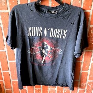 Guns N Roses - roses tshirt. Black frayed size large